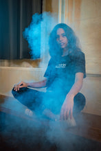 Lade das Bild in den Galerie-Viewer, Shirt "Lost in Spacetime"