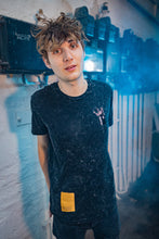 Lade das Bild in den Galerie-Viewer, Shirt "WOW-Signal"