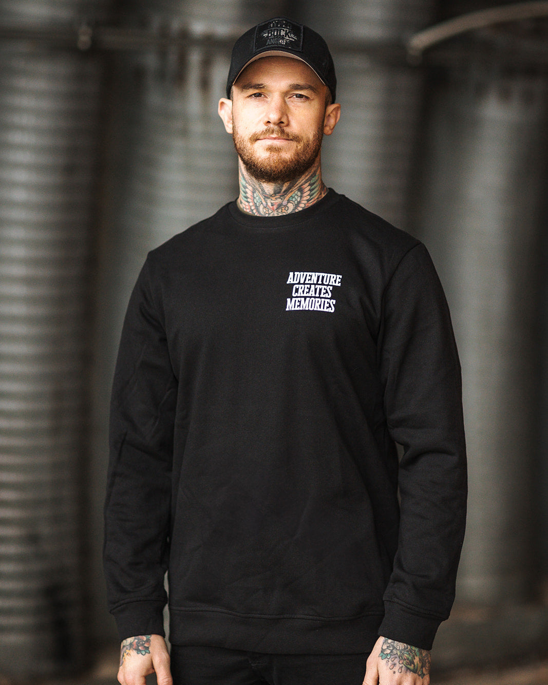CREWNECK SWEATSHIRT "ADVENTURE CREATES MEMORIES"